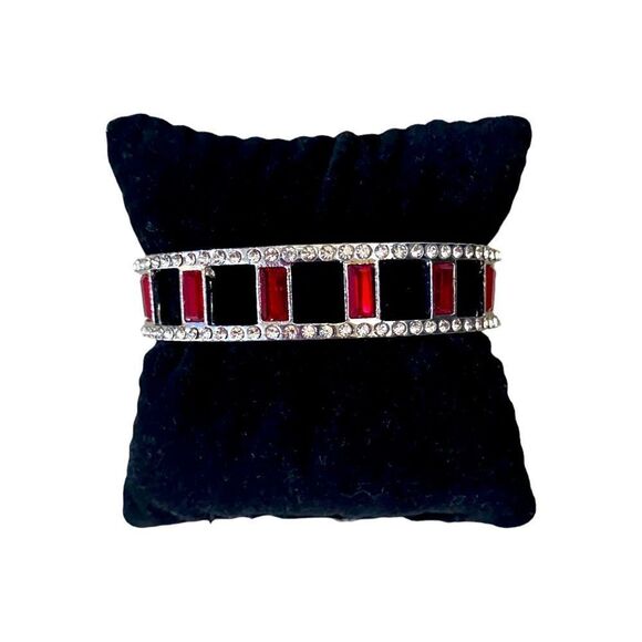Red & White Multi Shape Crystal Bangle Bracelet Silver Tone Women’s Size OSFM - Picture 2 of 4